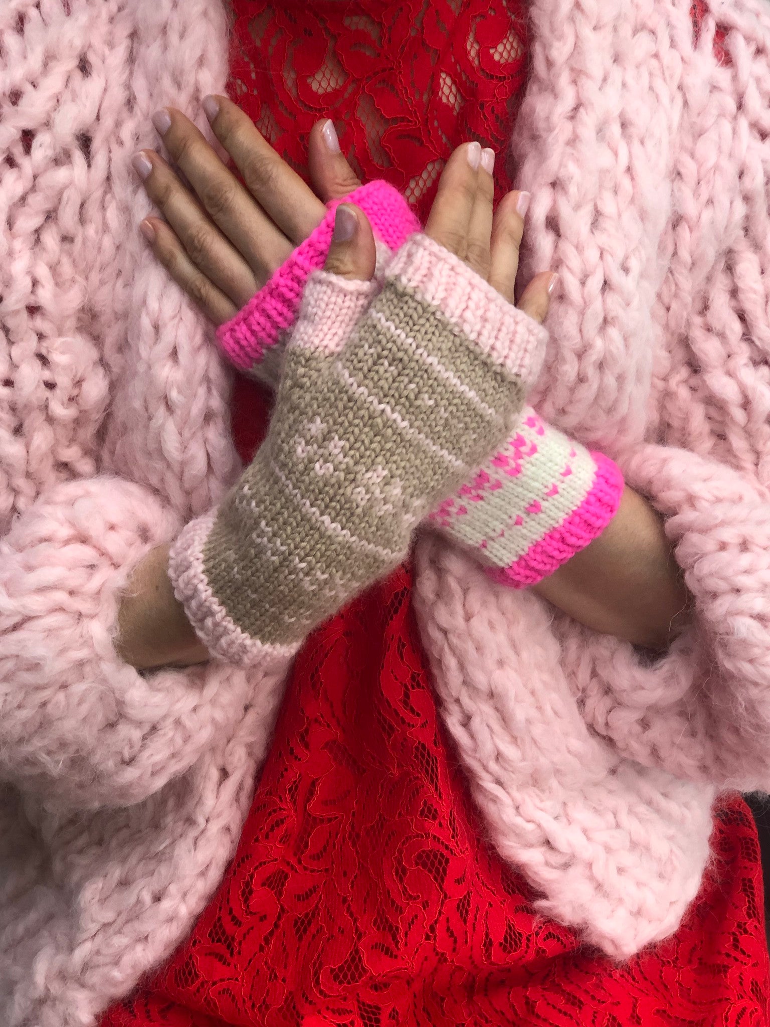 Nordic Night Fingerless Gloves PATTERN- Dream – Loopy Mango